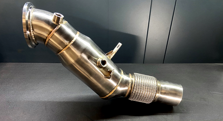 Sportovní downpipe - vyšší výkon, rychlejší náběh turba a agresivnější zvuk